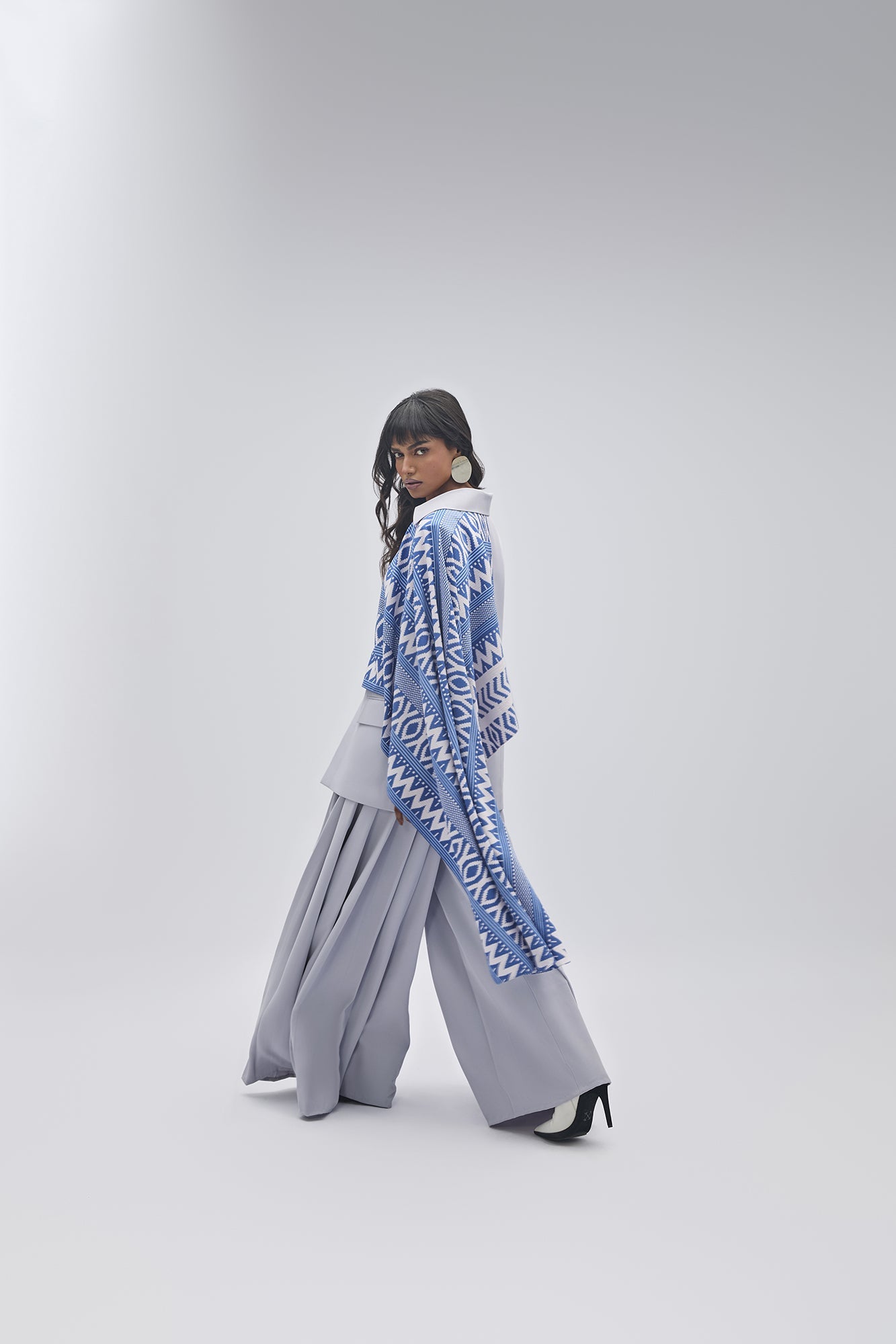 PALE MAUVE PANT SUIT WITH PRINTED DRAPE