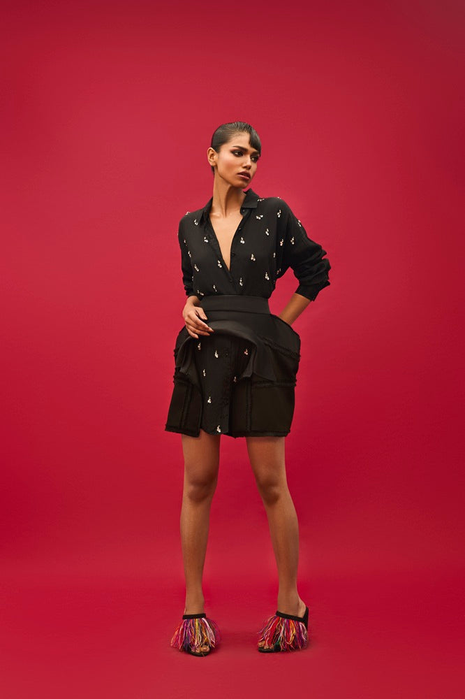 BLACK COLLAR SKIRT